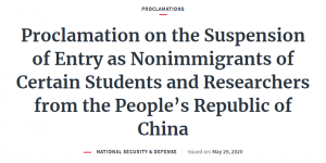 أعلن الرئيس الأمريكي دونالد ترامب أنه ابتداءا من الأول من يونيو، سيتم منع بعض العلماء الصينيين الزائرين والطلاب الصينيين من دخول الولايات المتحدة بتأشيرات الطالب.